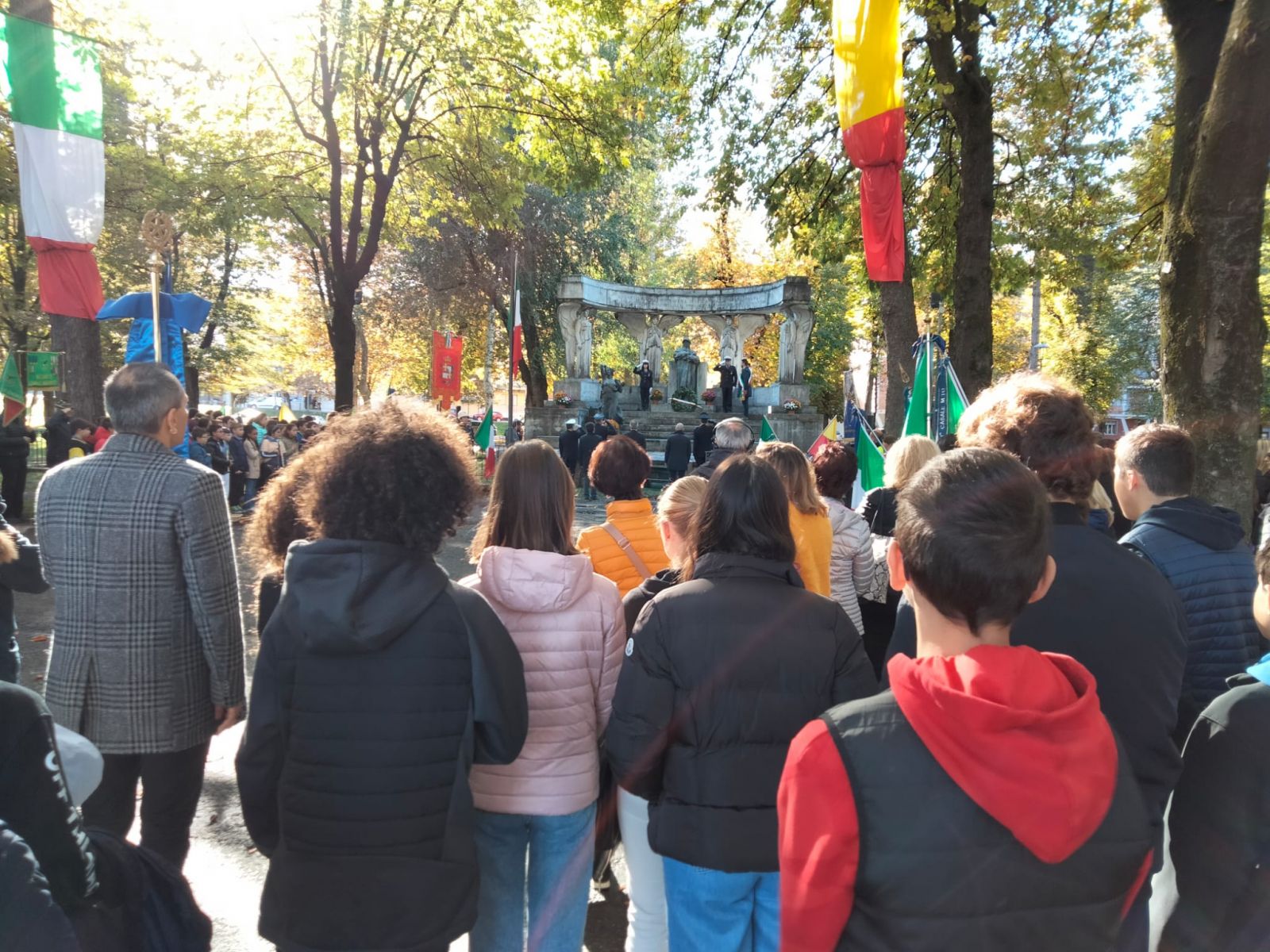 La scuola media Dante Alighieri alla commemorazione del IV Novembre